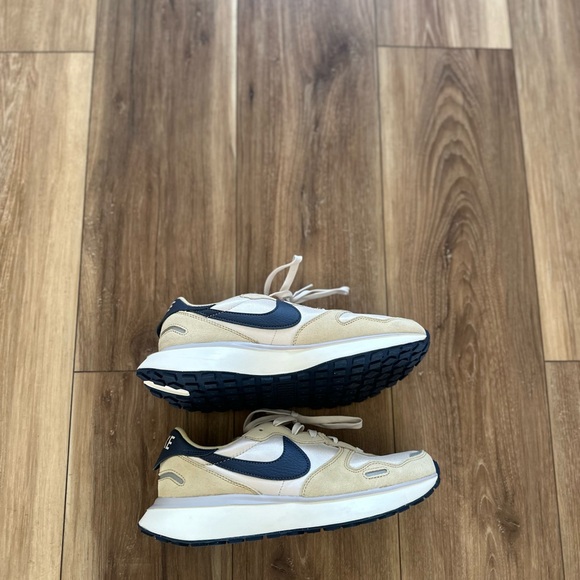 Nike womens phoenix waffle Sneakers size 10.5 - Picture 5 of 7